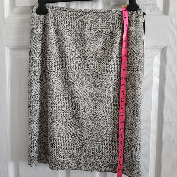 Calvin Klein skirt - Picture 5 of 5